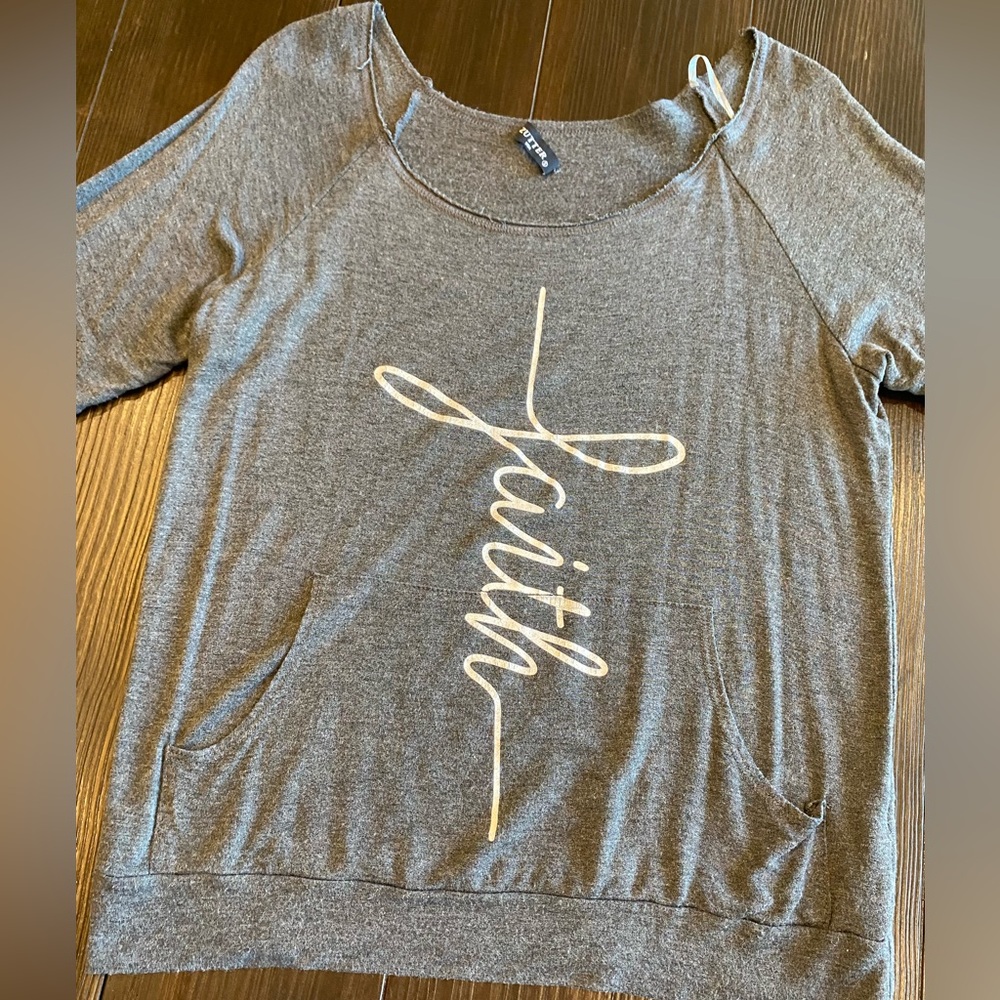 ZUTTER Long Sleeve “Faith” Long Sleeve, Gray, Size Small